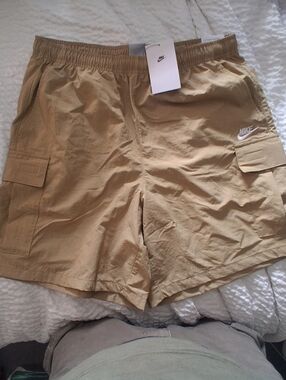 Nike Beige Cargo Shorts with Side Pockets